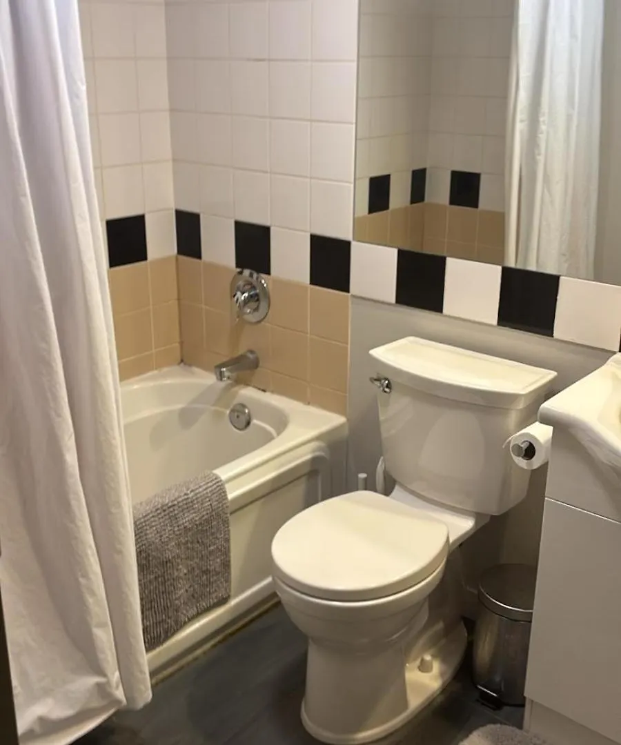 Stunning 2 Bedroom Loft In Downtown Vancouver - Amazing Location Aparthotel