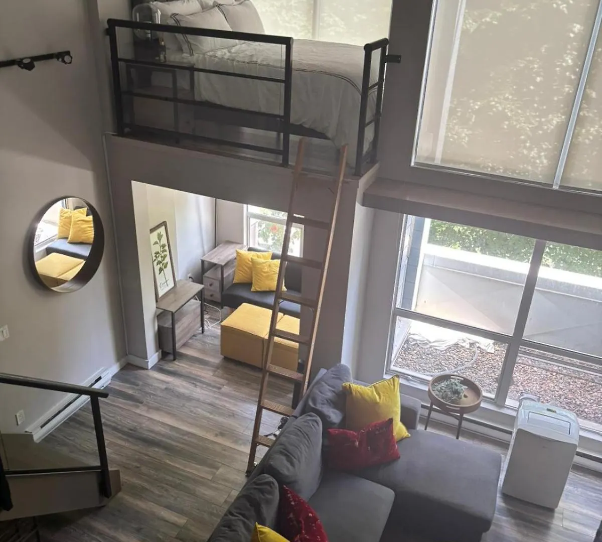 Stunning 2 Bedroom Loft In Downtown Vancouver - Amazing Location